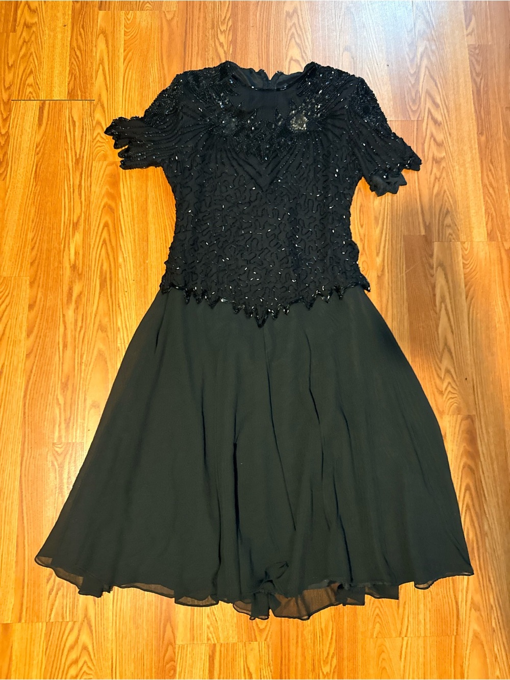 Elegant vintage Black Beaded Short-Sleeve Dress